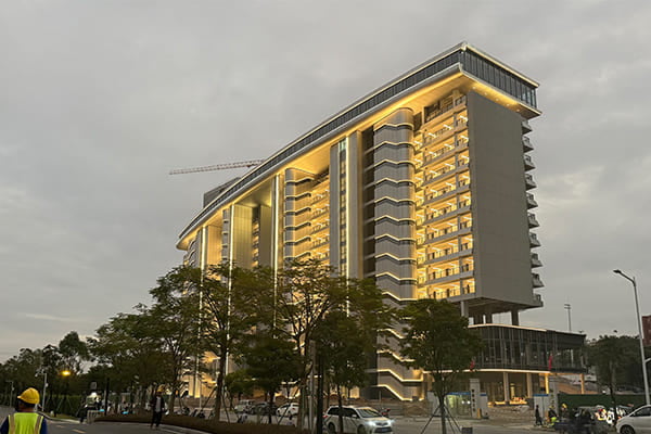 Uniform light from wall washing a modern building